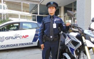 Los guardias de seguridad con formación de calidad